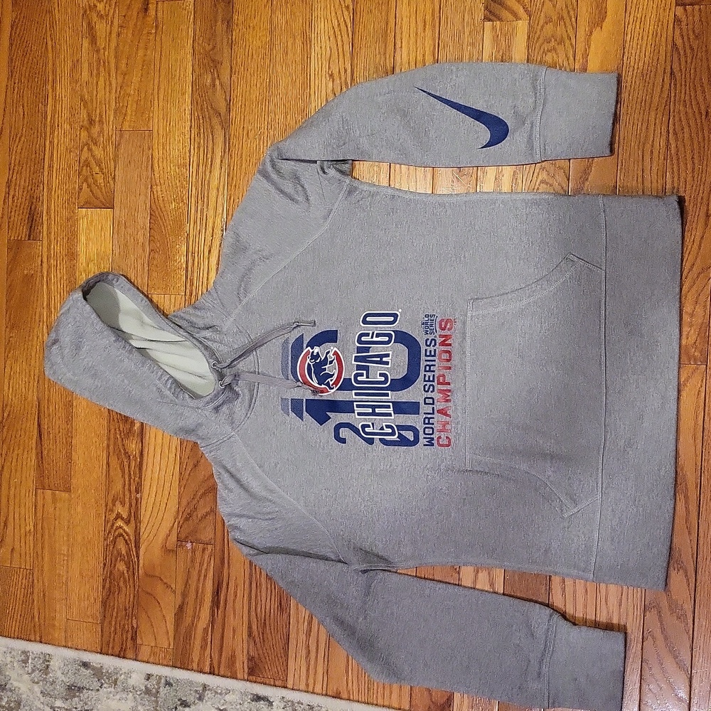 Nike grey Chicago cubs sweatshirt. Size youth medium
